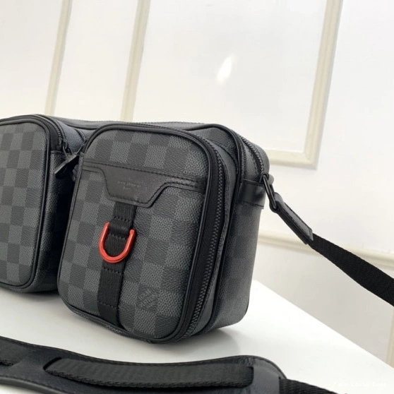Fake Louis Bags VUITTON MESSENGER LOUIS UTILITY BAG 0819